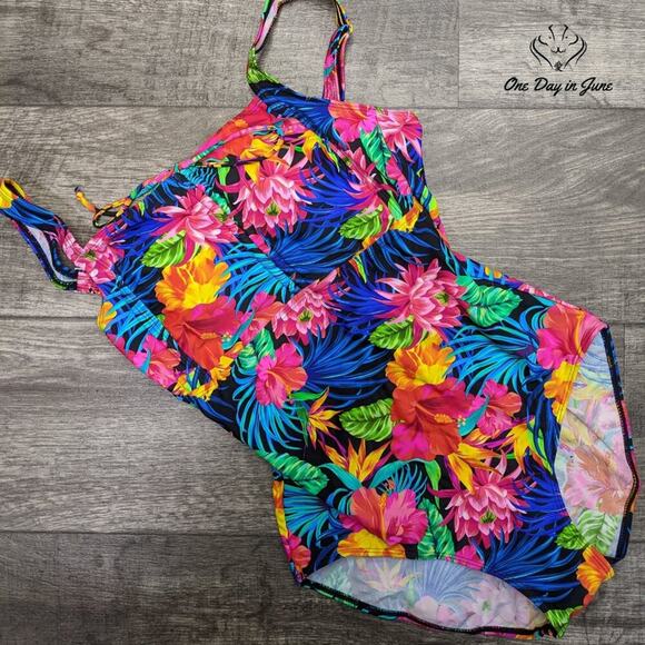 Peddney Tie Back Ruched Front One Piece Swimsuit Size S - Picture 2 of 3